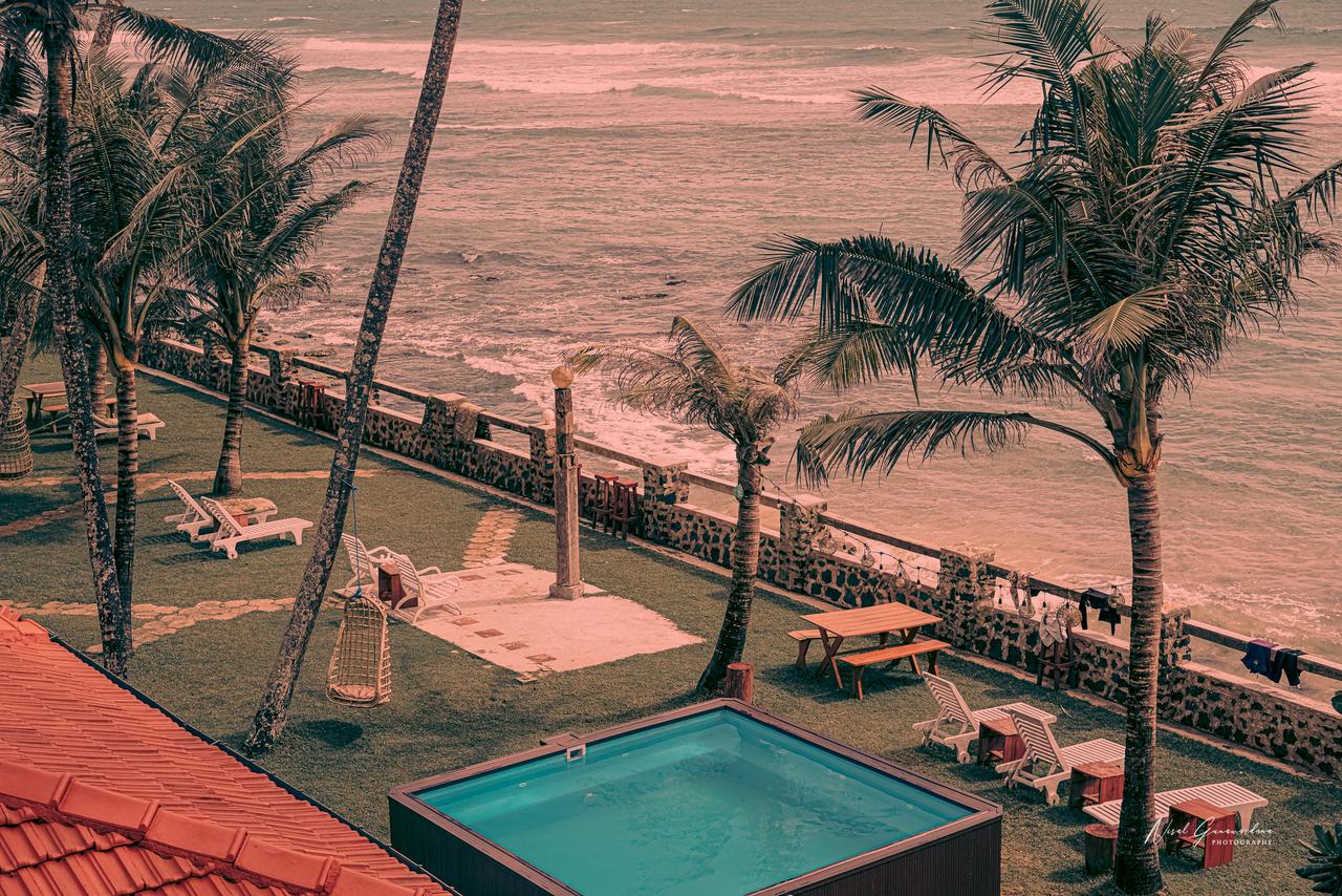 Hotel Pool